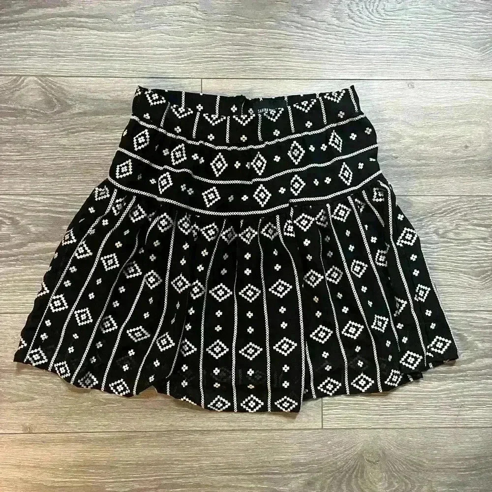 Sabina Musayev A Line Drop Waist Pleated Skirt Black and White Size M